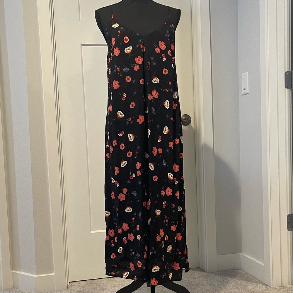 ‘Tommy Hilfiger’ Black Dress w/ floral print NWT